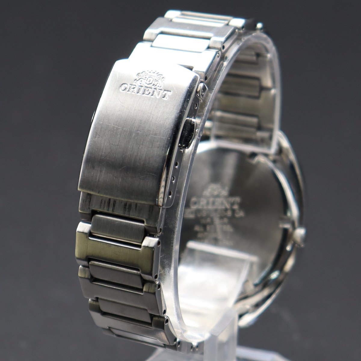 良品 ORIENT オリエント UG1U-C0-B CA クォーツ レッドカラー 