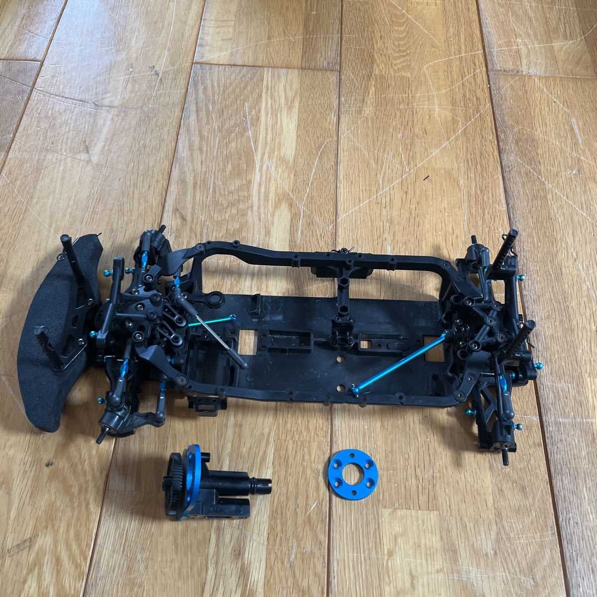 タミヤ TB-05 PRO？ ジャンク TRFダンパー カーボンパーツ多数