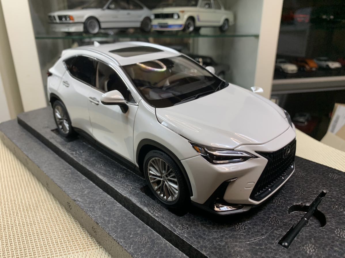 京商 1/18 レクサスNX450h