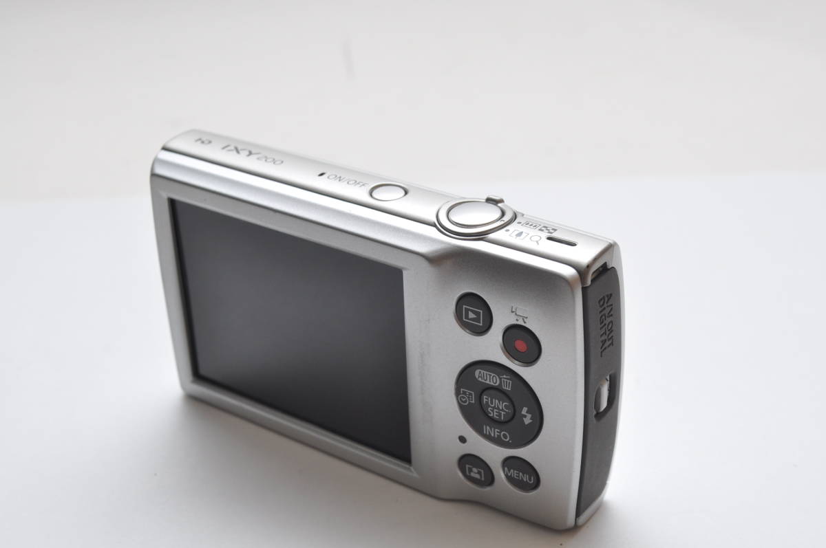 Canon ☆極上美品☆CANON キャノン IXY 200 シルバー #9311 IXY