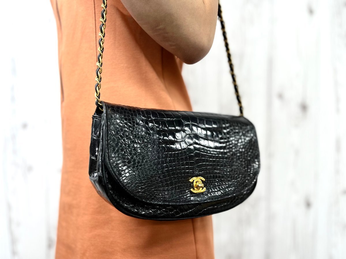 CHANEL シャネル クロコダイル ターンロック ココマーク ゴールド金具 ショルダーバッグ バッグ レザー 黒 64575(ショルダー ...