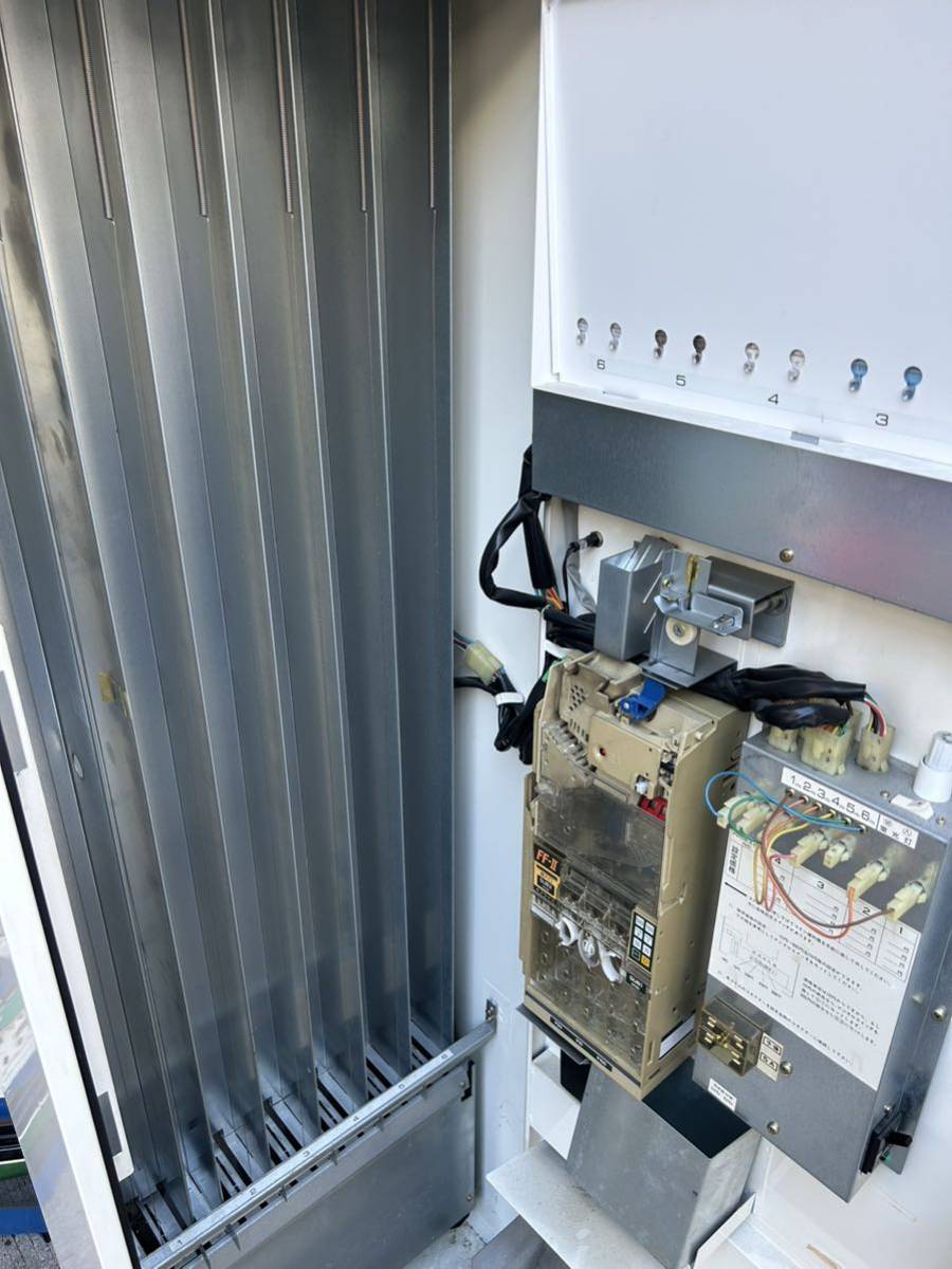 自動販売機 VTM 6FA-2 鍵付き 芝浦 通電確認済 レトロ販売機 昭和 たばこ 煙草 タバコ 芝浦自販機 券売機《芝浦自販機》KC-TXシリーズ ボタン式券売機