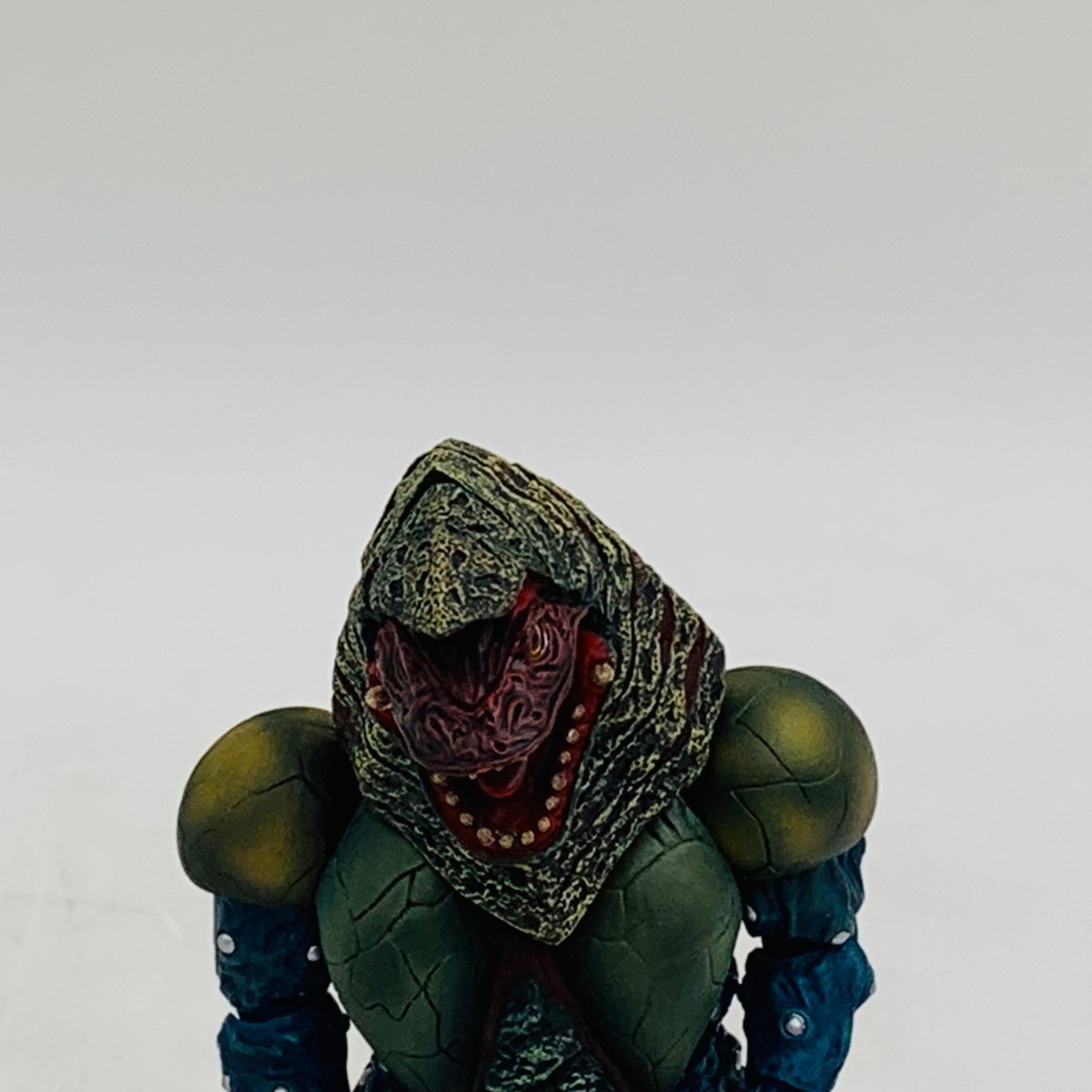 中古品 ULTRA-ACT ウルトラアクト ウルトラマンティガ 超古代怪獣 ゴルザ