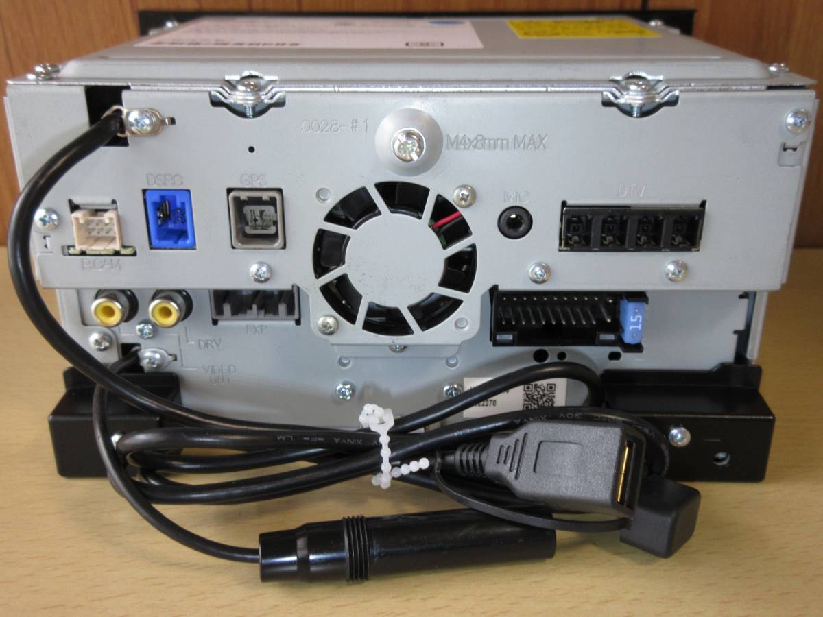 スズキ純正 ７インチナビ　KXM-E502W KXM-E502W 0 KENWOOD 純正ナビ スズキ ケンウッド 目に付く傷無く