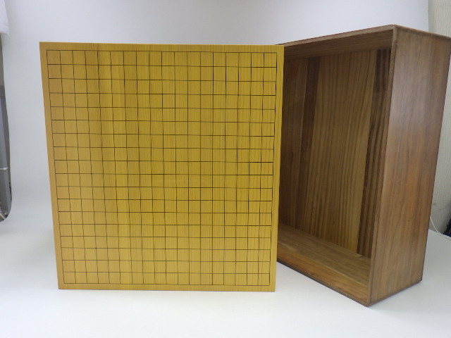 x3J028Z- m 囲碁道具 柾目 天柾 足付盤 碁盤 厚み約18㎝ 6寸 全高約30㎝ 10寸 幅約41.5㎝×45.5㎝ 木製