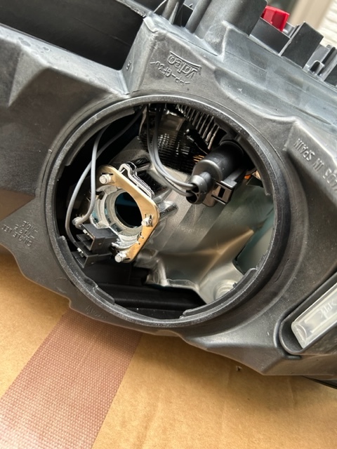 ゴルフ７ ゴルフＧＴi　純正右ヘッドライト　HIDバラスト付　新品＆未使用品　AUCHH ゴルフ７_7