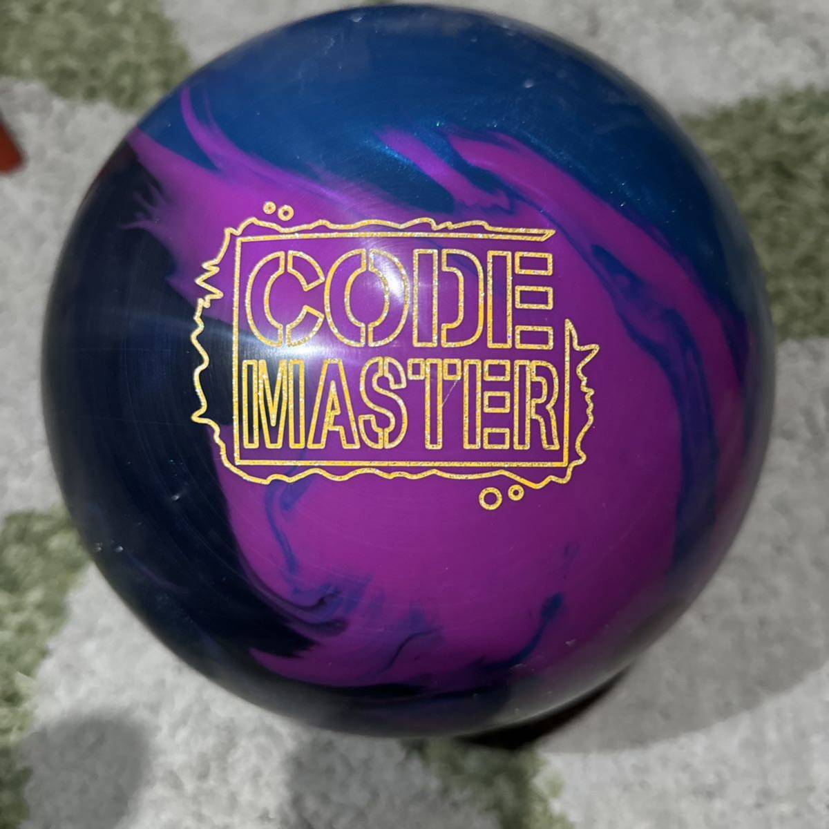 STORM ダークコード15ポンドプラグ済み ボウリングボール STORM ダークコード15ポンドプラグ済み ボウリングボール STORM ダーク