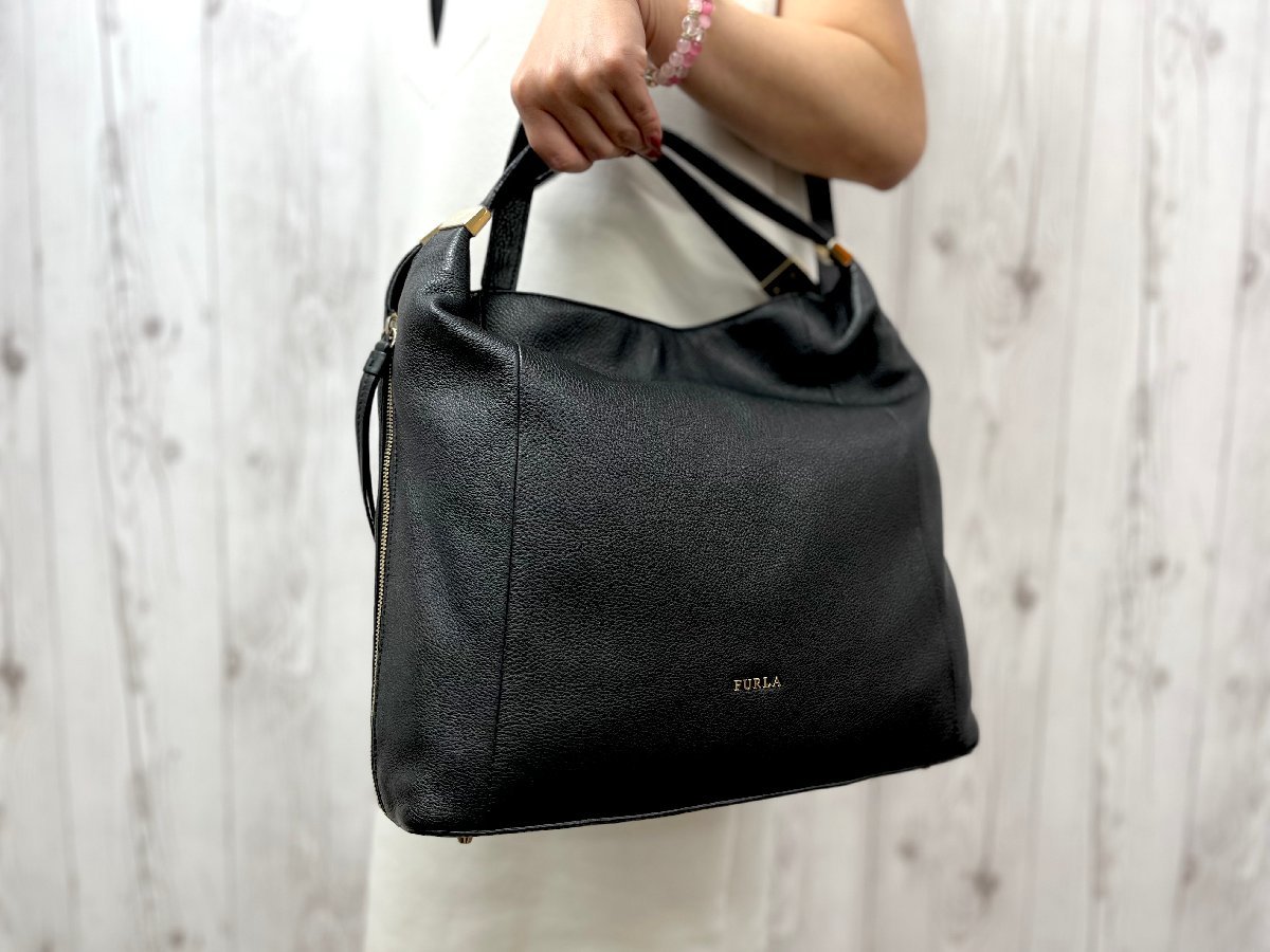 CELINE セリーヌ サークルロゴ マカダム柄 ショルダーバッグ 斜め掛け