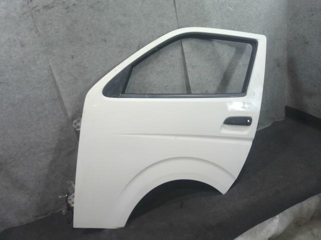 ハイエース CBF-TRH200V フロントドア 左 ロングジャストローDX 6人 1T 058 アサヒ M2H3 27002-26280