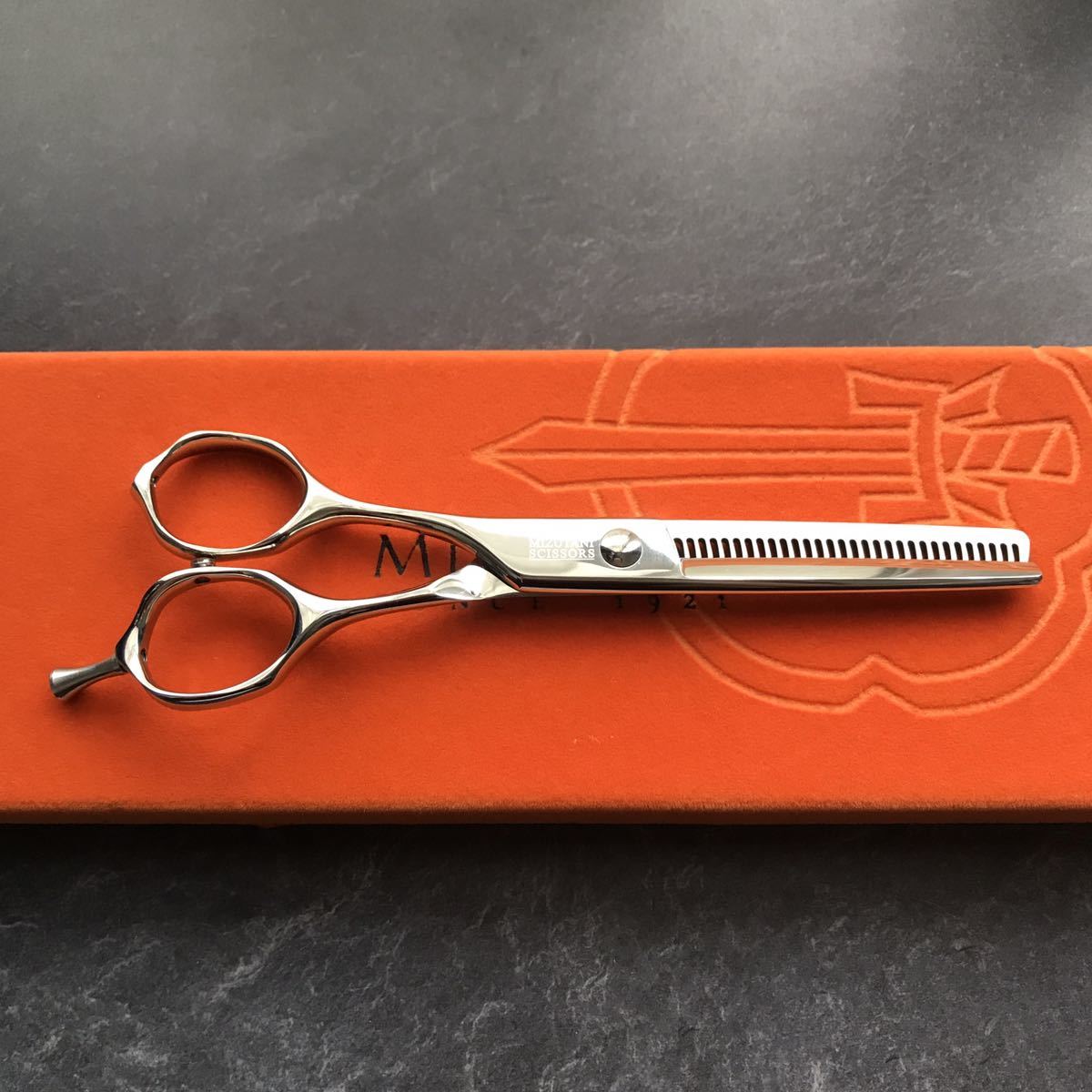 左利き&極美品】MIZUTANI scissors セニング【6.0inch】カット率約20