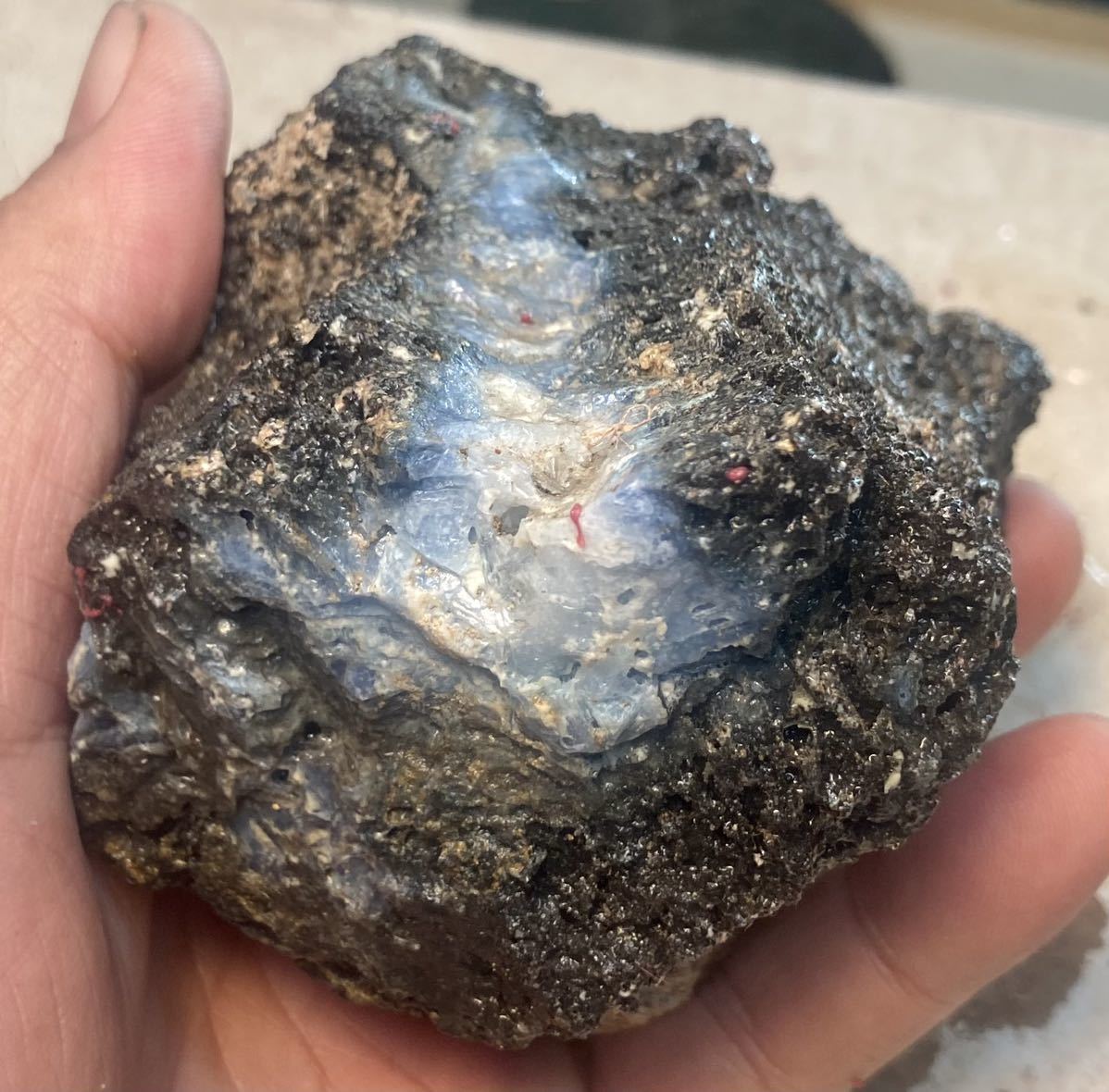 インドネシア産大きな天然ブルーアイス原石627g激レア石^ ^