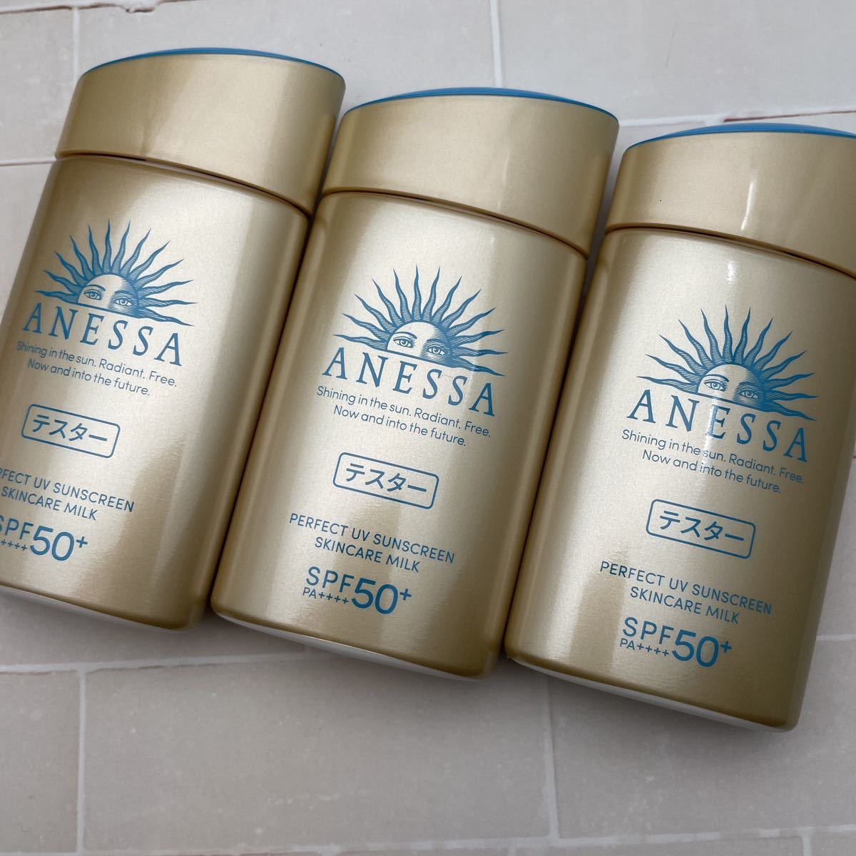 【３点セット・送料無料】アネッサ・日焼け止め・パーフェクトUV スキンケアミルクN・60ml×3点・新品未使用・顔・からだ用・資生堂・