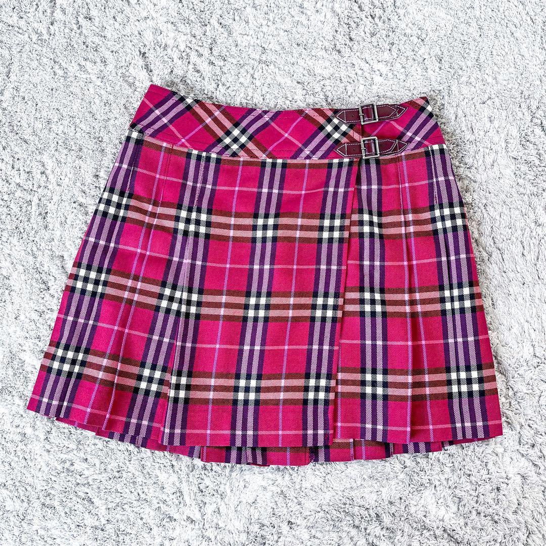 未使用級✨バーバリーブルーレーベル　スカート プリーツ　ノバチェック　牛革　赤 タグ付【未使用級】Burberry BLUE LABEL バーバリーブルーレーベル