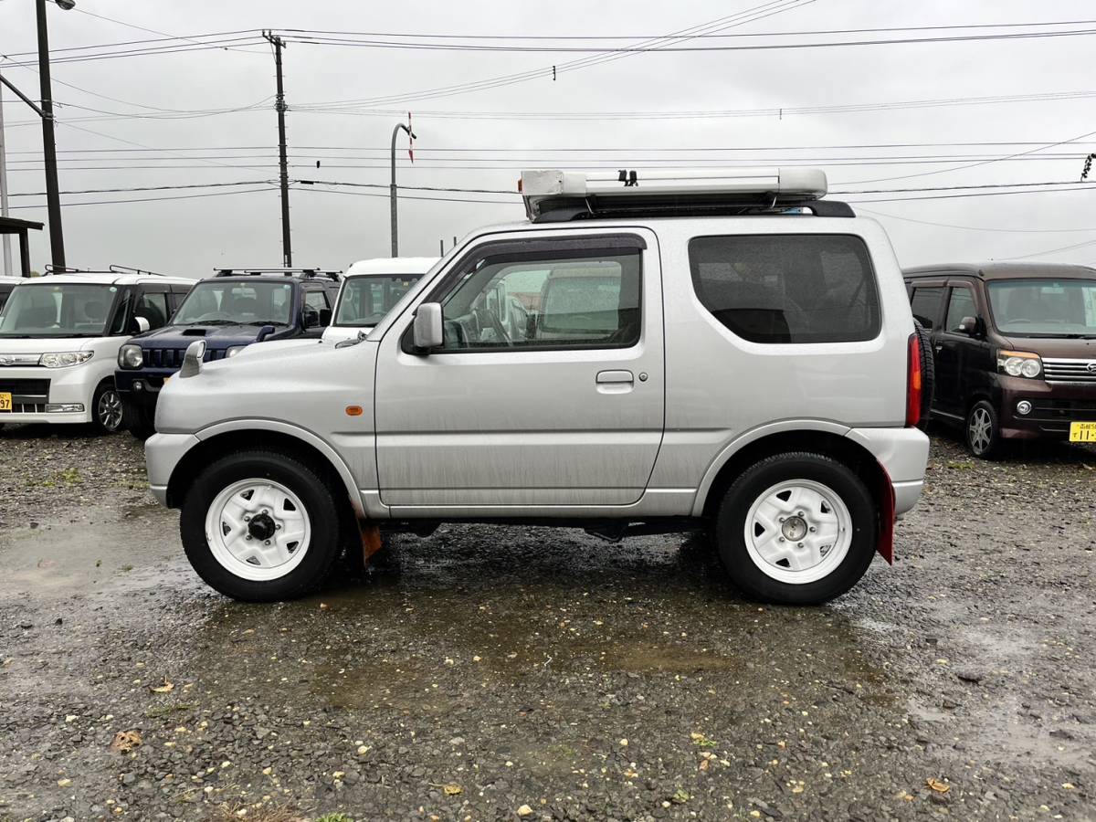 ジムニー　OEMAZオフロード　希少マニュアル車　後期型　車検付き　オーディオ　走行8万キロ台　美車　売り切ろう スズキ ｼﾞﾑﾆｰOEMマツダ AZオフロード（JM23W型） スズキ・ジムニーXC（4WD&frasl;5MT）試乗記 前期型 歴代ファンも裏切らず現代の期待に
