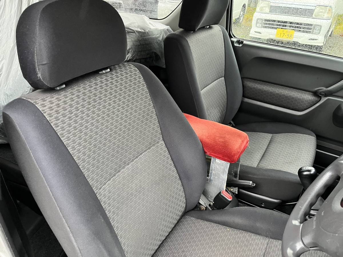 ジムニー　OEMAZオフロード　希少マニュアル車　後期型　車検付き　オーディオ　走行8万キロ台　美車　売り切ろう スズキ ｼﾞﾑﾆｰOEMマツダ AZオフロード（JM23W型） スズキ・ジムニーXC（4WD&frasl;5MT）試乗記 前期型 歴代ファンも裏切らず現代の期待に