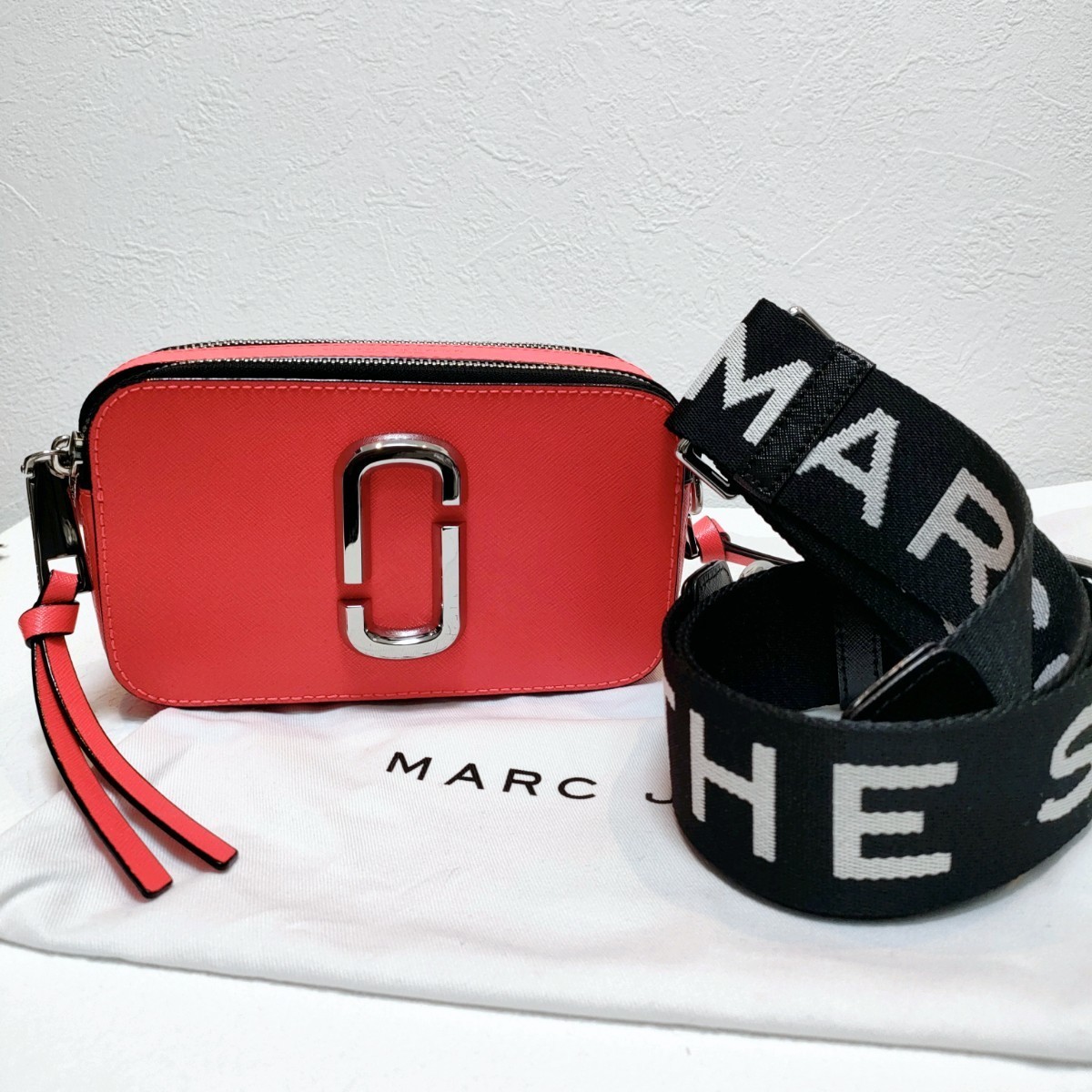 美品 MARC JACOBS マークジェイコブス スナップショット ホットピンク 