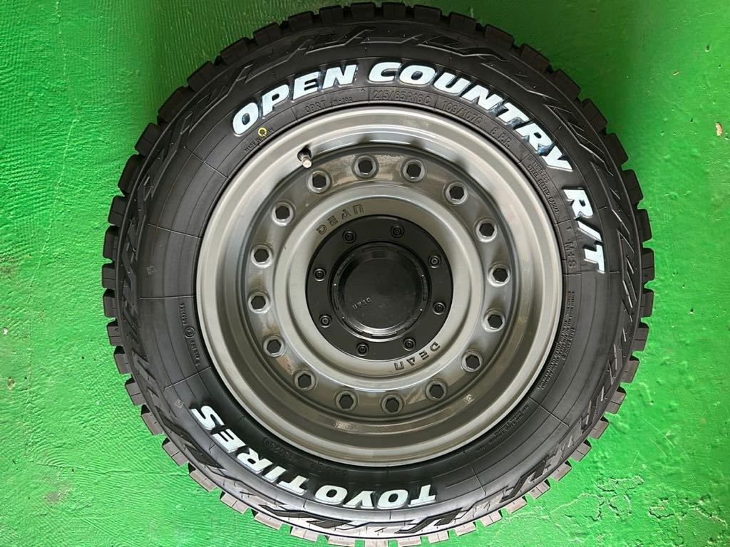 クリムソン　ディーン　コロラド　16インチ　＋　TOYO OPEN COUNTRY ハイエース200系