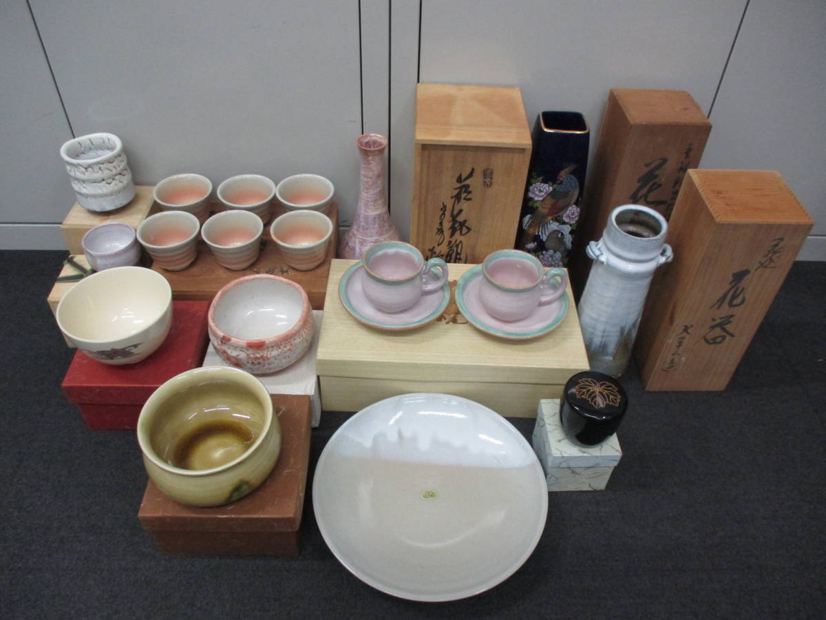 人気，定番人気 1026-1 焼き物 おまとめ 花器 茶器 湯呑み 花瓶 コーヒーカップ 皿 置き物 萩焼 等 詳細不明有り(陶磁一般)｜売買されたオークション情報、yahooの商品情報をアーカイブ公開 - オークファン 陶磁一般