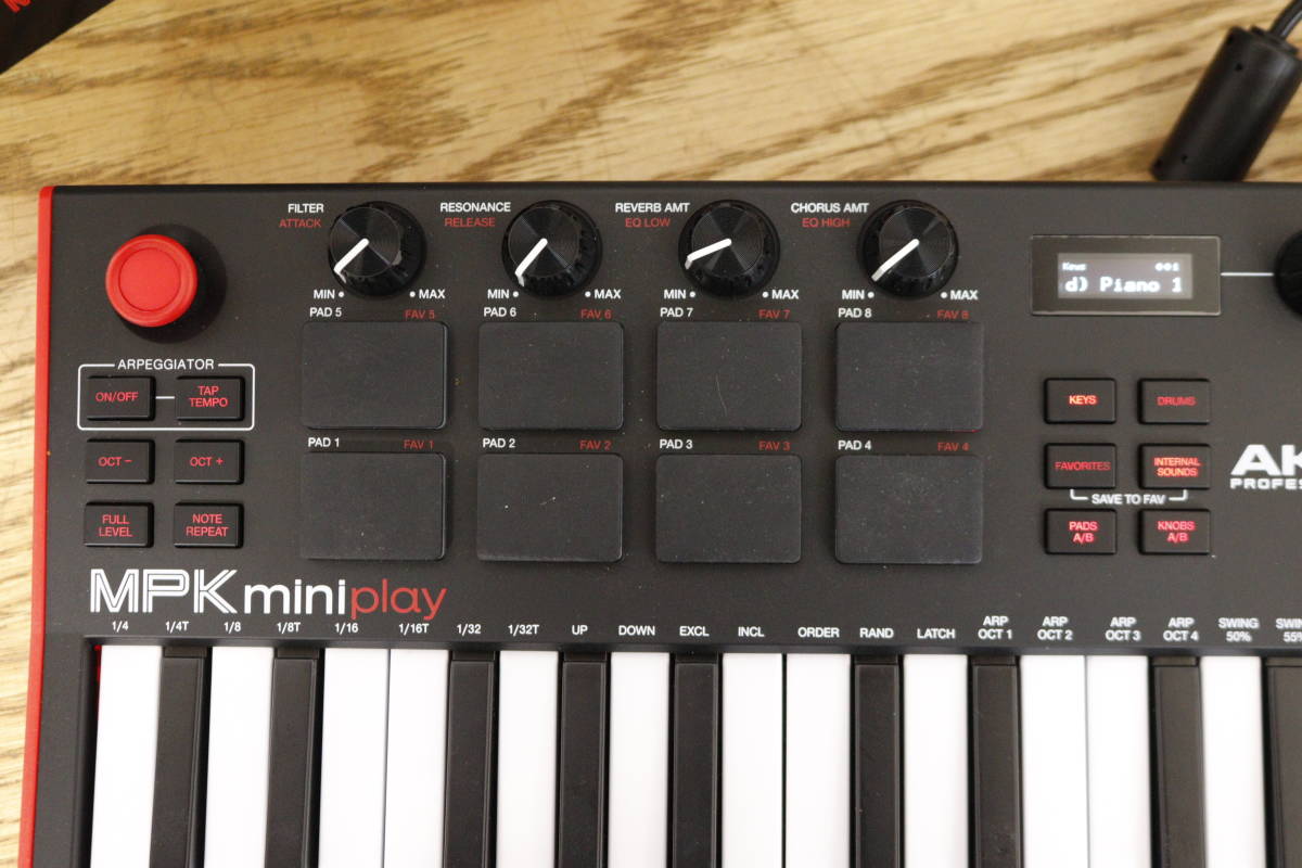 美品 AKAI MPK miniplay ミニキーボード MIDIキーボードコントローラー