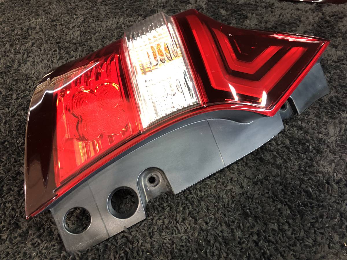 日産 ノート E12 HE12 後期 テールランプ テールライト 左右セット 