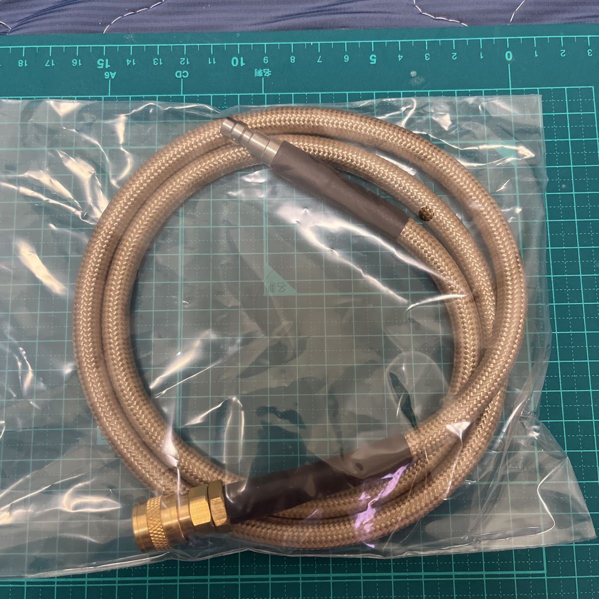 ３つのみ　新色　外部ソース用に　金色４０インチ耐圧ホース　amp エアライン Amp air line　の代替品　　検索）co2　ガスガン