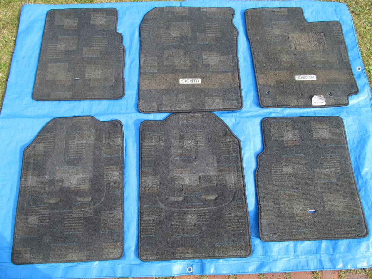 初期型　シエンタ　NCP-81G　純正フロアマット_1