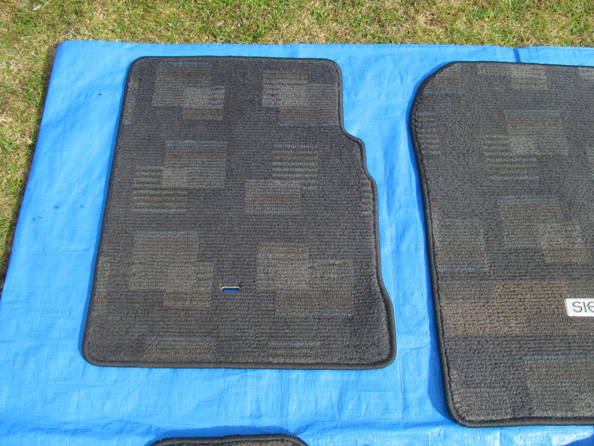 初期型　シエンタ　NCP-81G　純正フロアマット_4