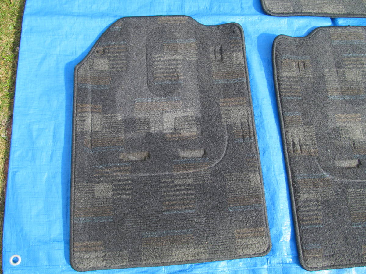 初期型　シエンタ　NCP-81G　純正フロアマット_5