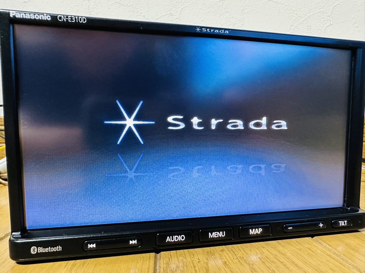 2019年発売モデル ストラーダ CN-E310D 1SEG Panasonic純正新品アンテナキット付 Bluetooth ハンズフリー CN-E310D ストラーダ パナソニック パナソニック(Panasonic ナビ CN-E310Dを
