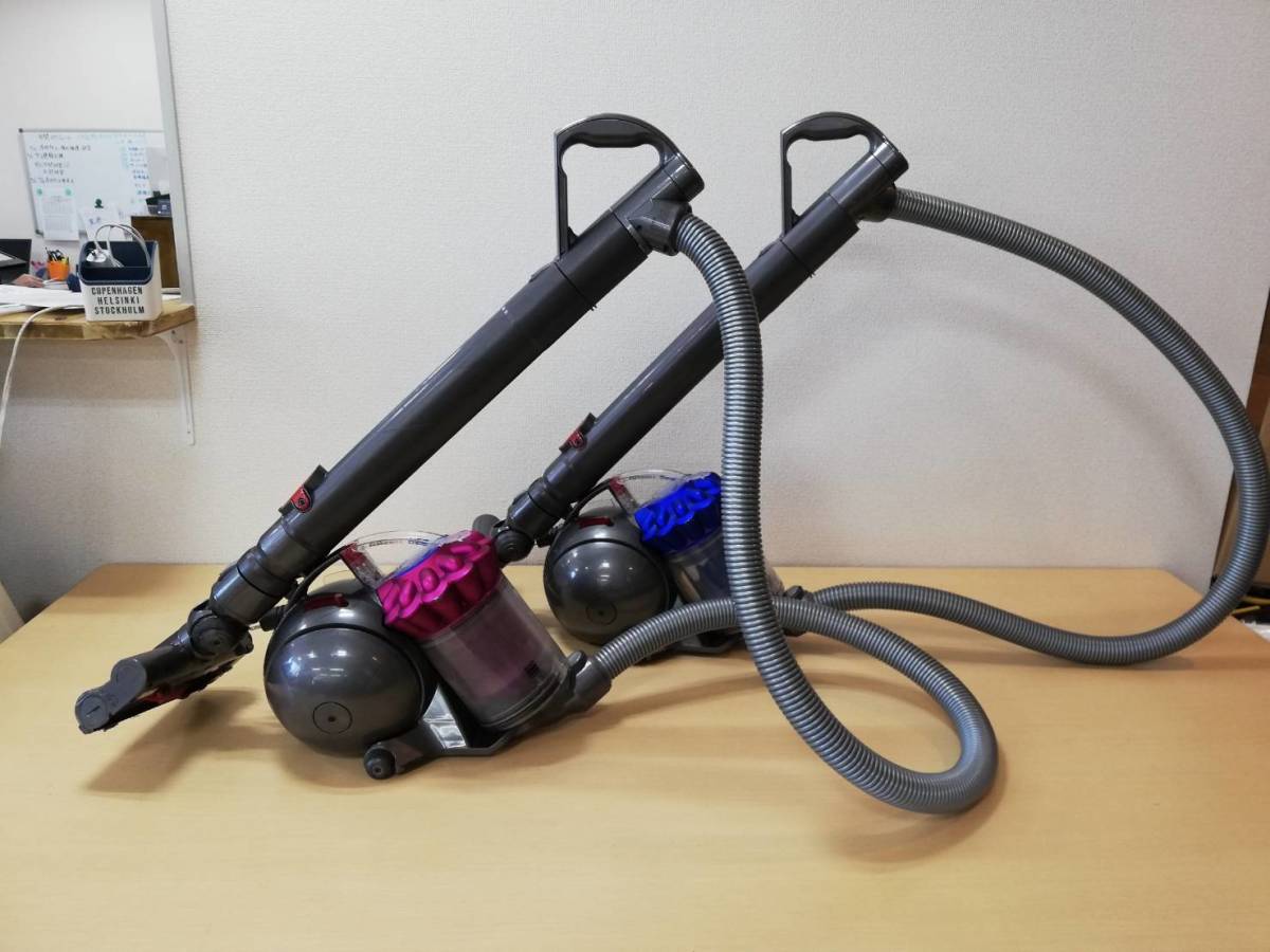 【LL49J】DC48 ２台セット dyson ダイソン 通電確認済み 掃除機 動作品 まとめ売り