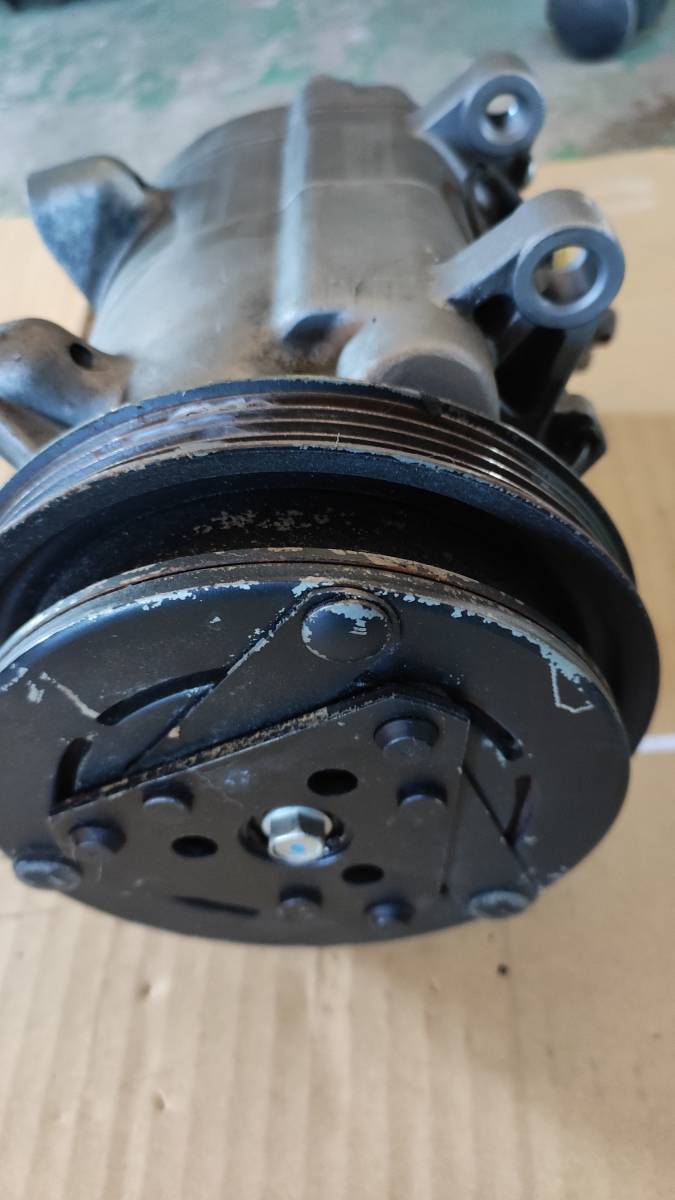 S13シルビア 180SX 純正品 R12ガス エアコンコンプレッサー 92600