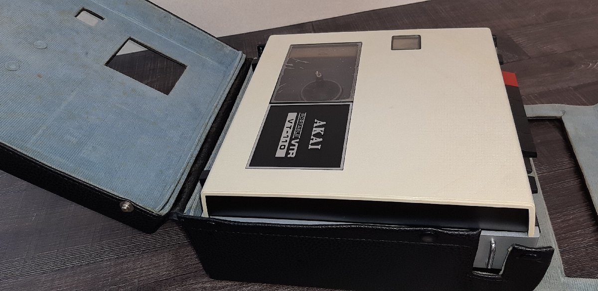 VT-110 Portable VTR AKAI Vintage Recorder Camera Player And Akai 