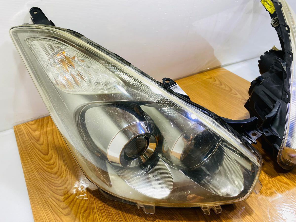 ウィッシュ ANE10G ZNE10G ANE11W 10系 ヘッドライト ヘッドライトの 
