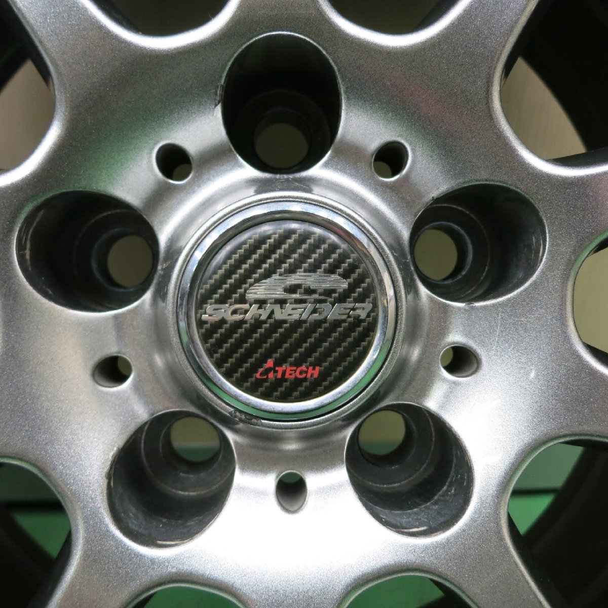 送料無料]バリ溝！19年！8.5分☆スタッドレス 205/60R16 ブリヂストン