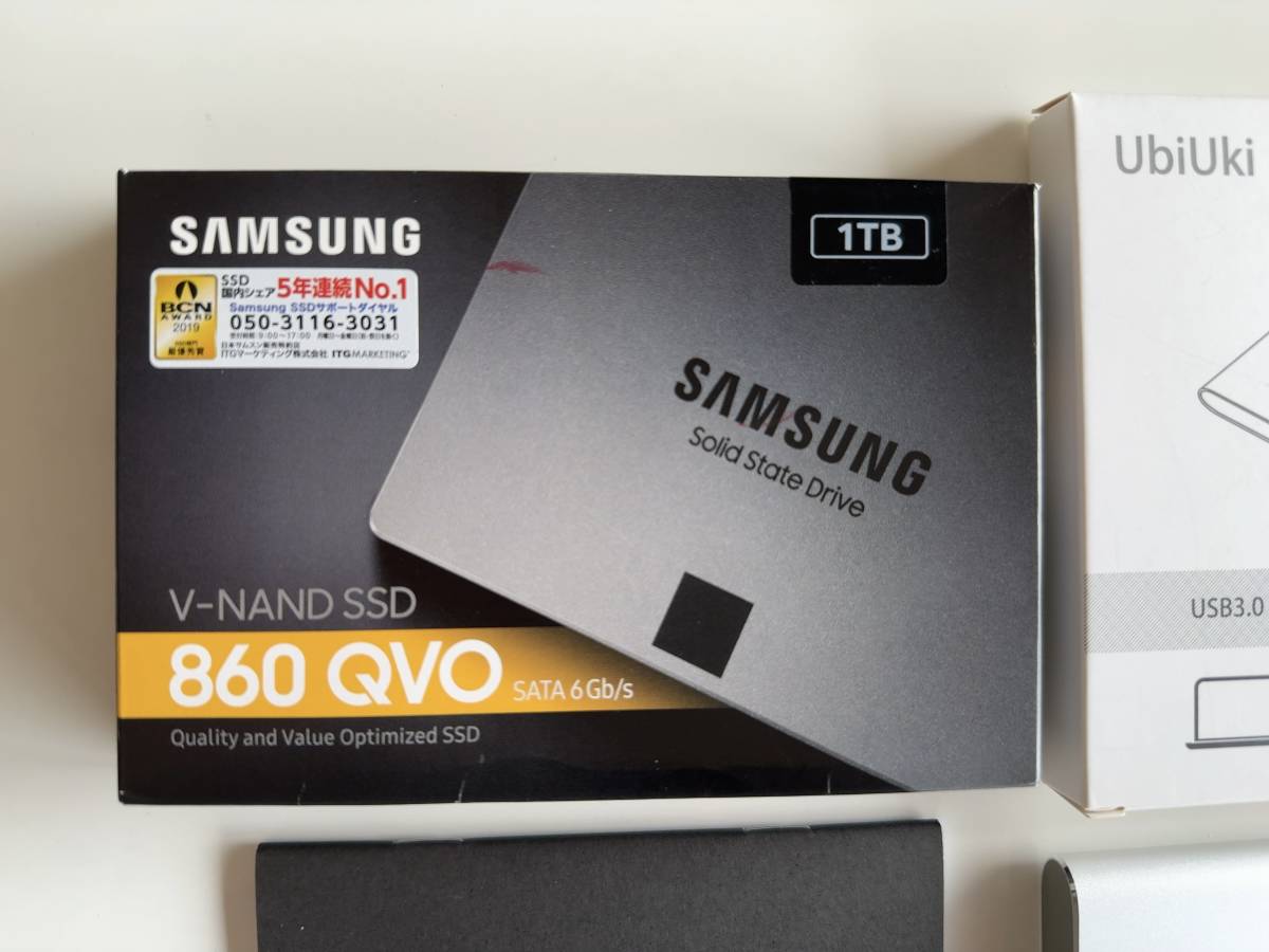 ★SAMSUNG★ SAMSUNG 860 QVO 2.5インチ 7mm SATA 1TB MZ-76Q1T0B/IT UbiUkiハードケース付 USED 美品