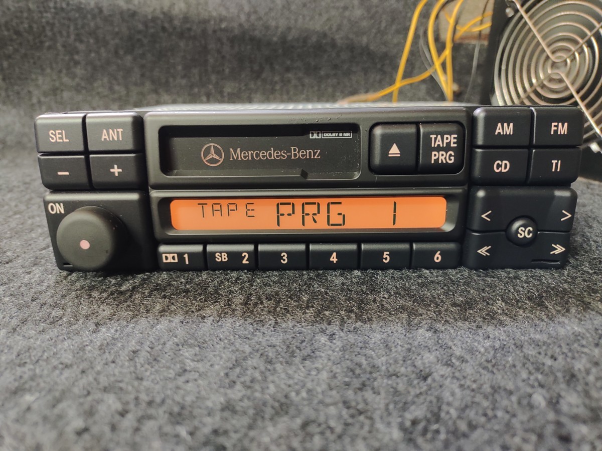 W124 500E などに　メルセデスベンツ純正カセットデッキとリモコンセット　動作検証確認済み　送料込みです。
