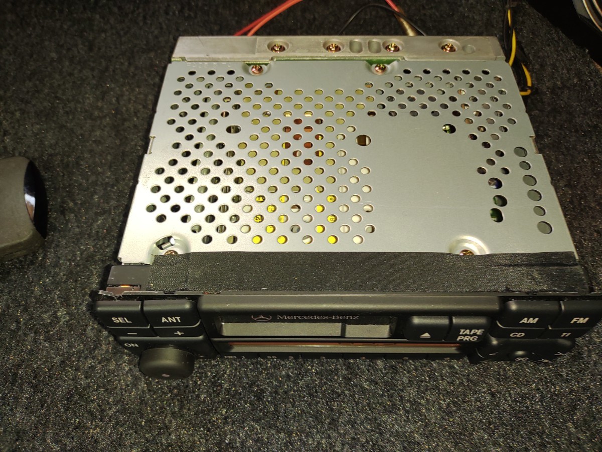 W124 500E などに　メルセデスベンツ純正カセットデッキとリモコンセット　動作検証確認済み　送料込みです。