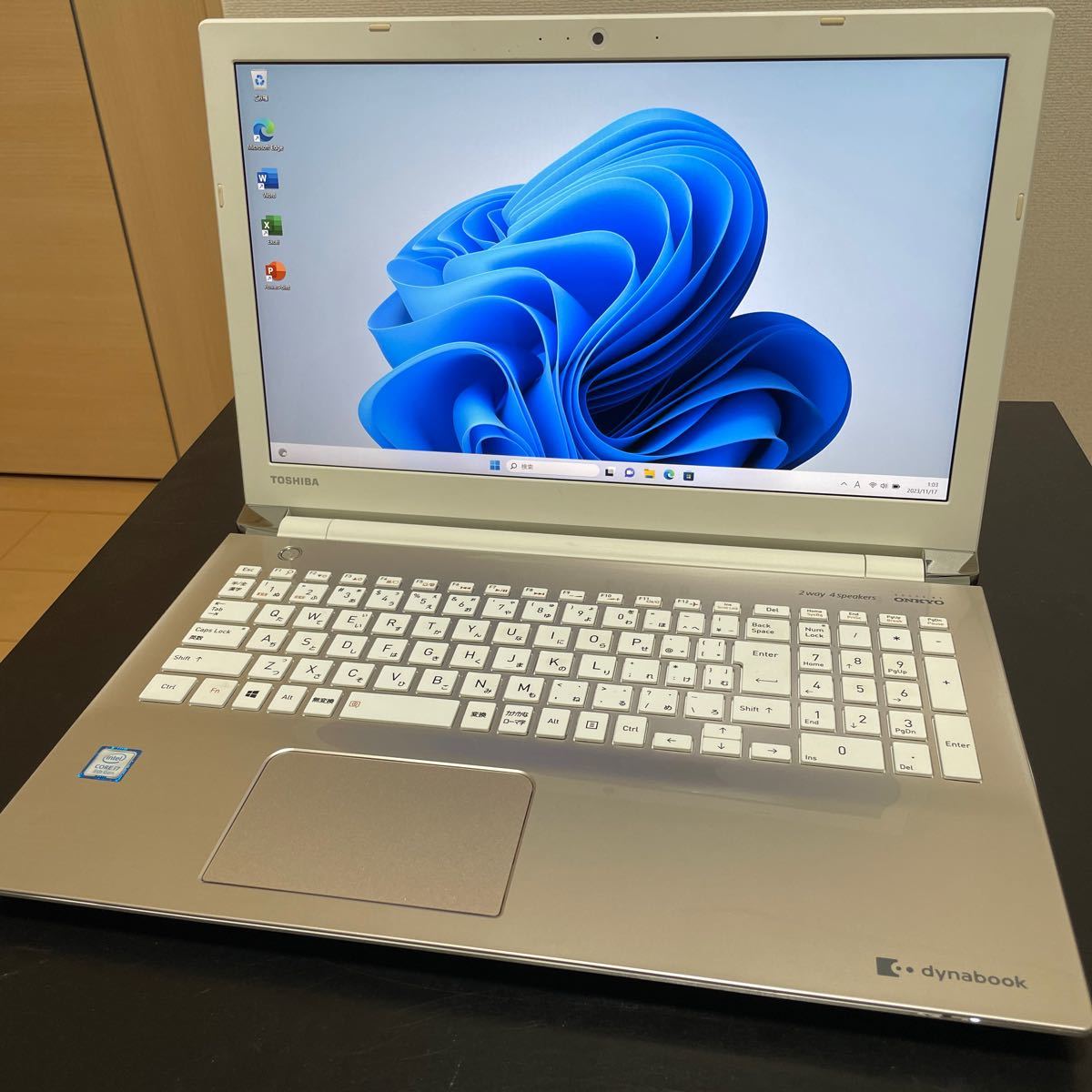 第8世代 Core i7-8550U SSD1TB 東芝 T75/GG メモリ16GB フルHD カメラ 