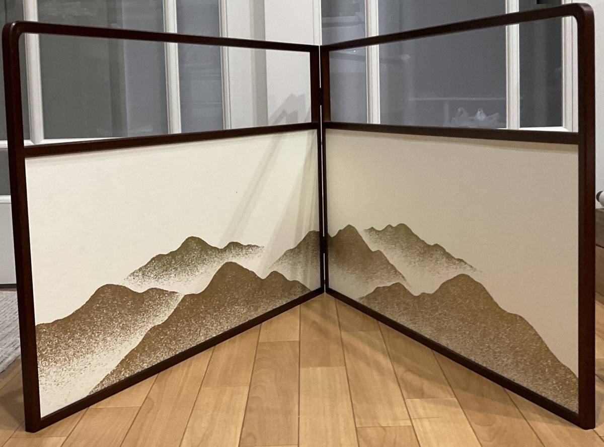 ◇茶道具 風炉先屏風 桑/金彩遠山唐松図 二つ折り 両面使用可能 保管箱