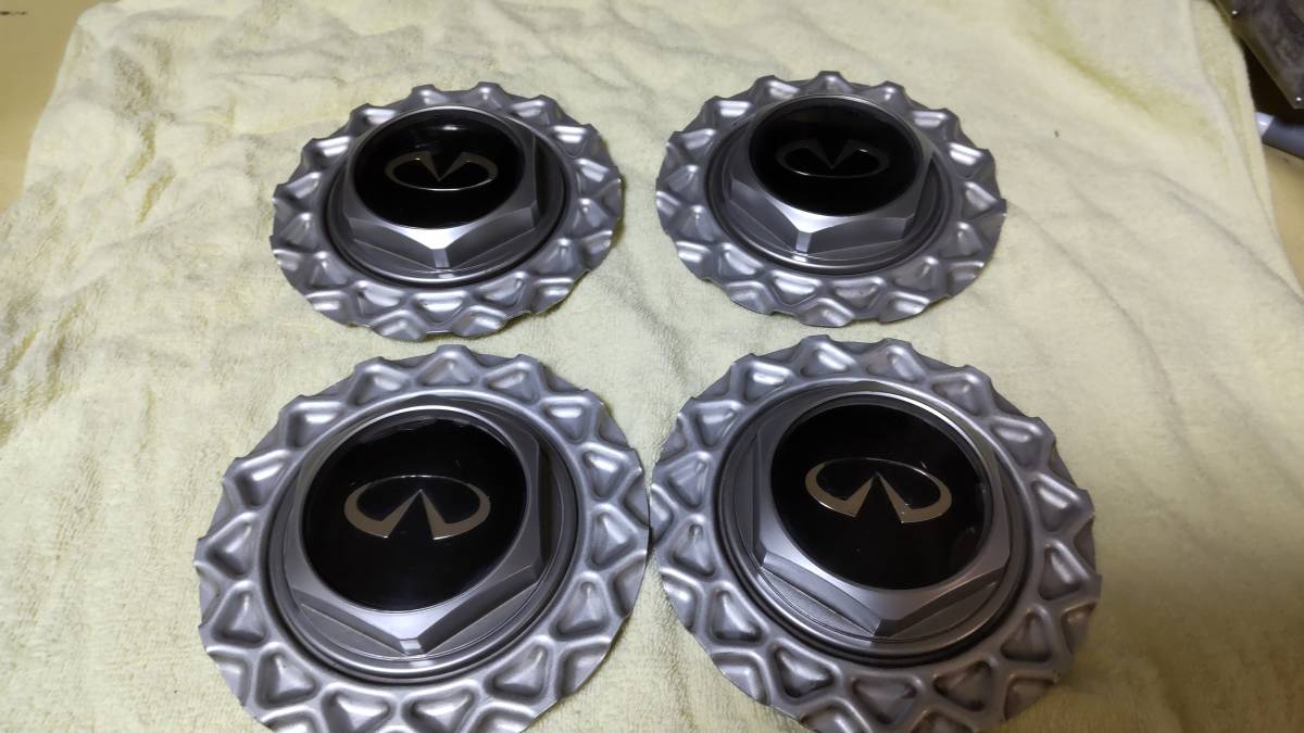 ニッサン インフィニティ純正オプション BBS センターキャップ 4枚 中古 シルバー GERMANY　アルミ　