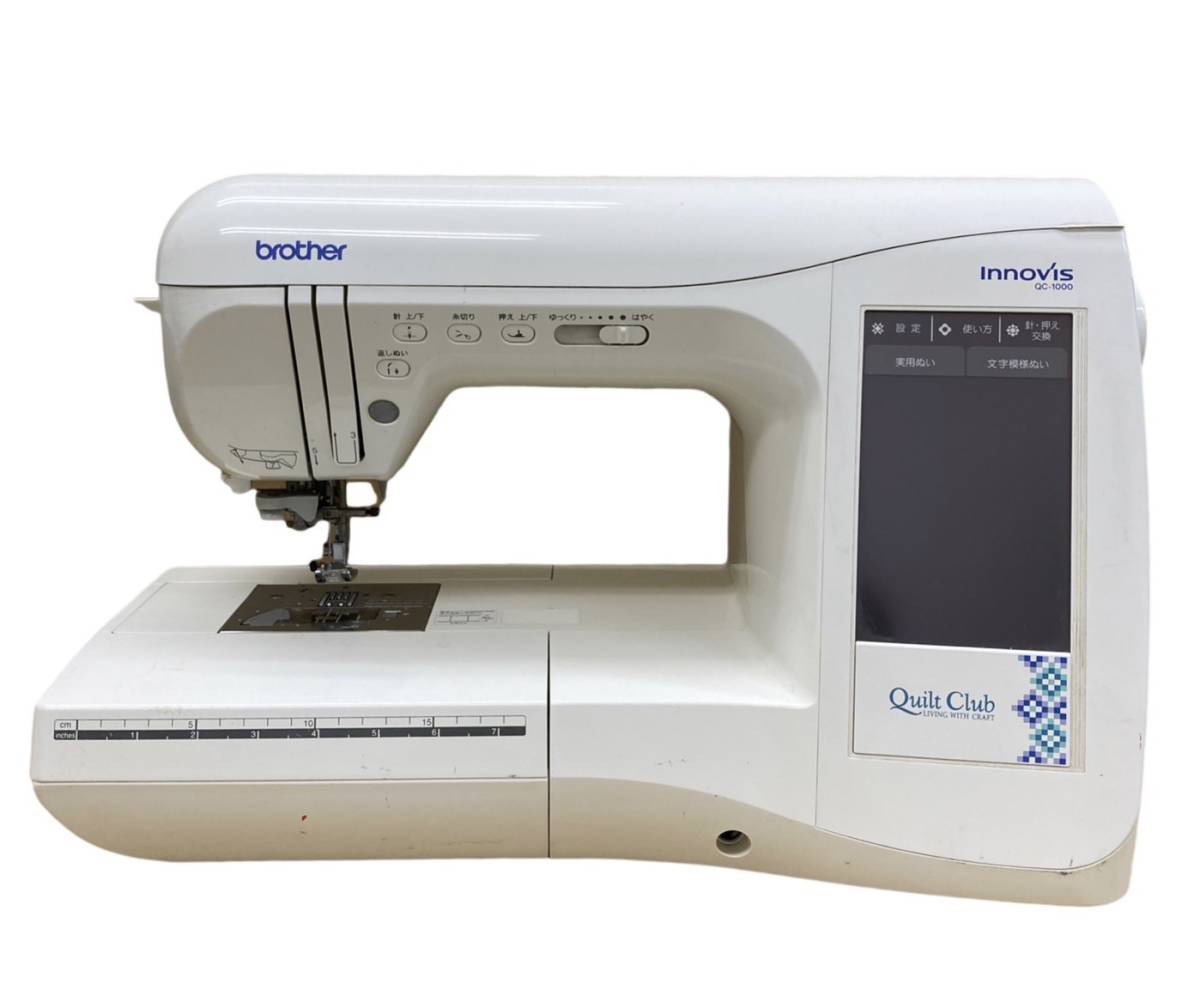 〈家電〉brother ブラザー コンピュータミシン innovis QC-1000 CPU63 付属品付 裁縫【中古/現状品/通電確認済/現地引取歓迎】3786-① ブラザー brother 生活家電 2013年製 CPS72 コンピュータミシンPS202