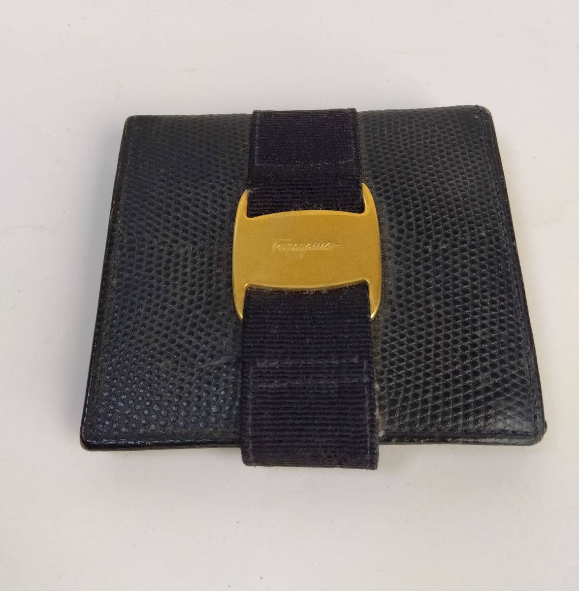 フェラガモ 二つ折り財布 黒系 Salvatore Ferragamo フェラガモ Ferragamo