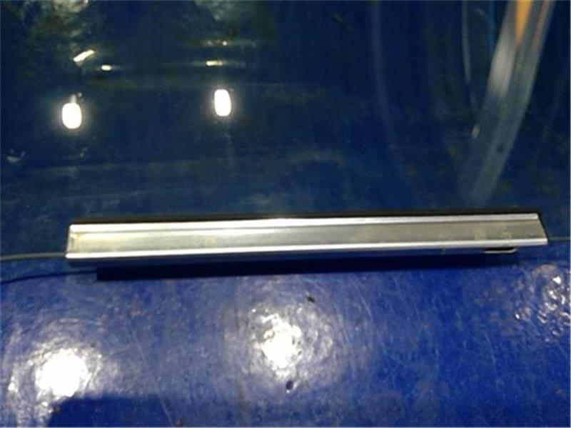 トヨタ 純正 アクア 《 NHP10 》 右フロントドアガラス P60403-23018420 NHP10 アクア 純正 右ﾌﾛﾝﾄﾄﾞｱｶﾞﾗｽ 中古中古部品 ビール