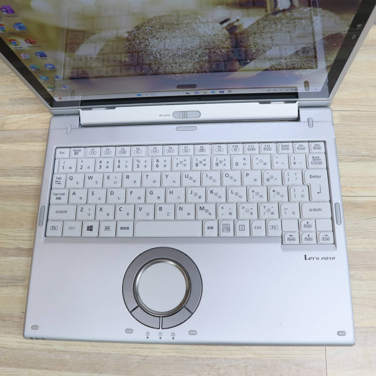 ☆完動品 i5 Core NVMeSSD256GB ☆美品 高性能7世代i5！SSD256GB