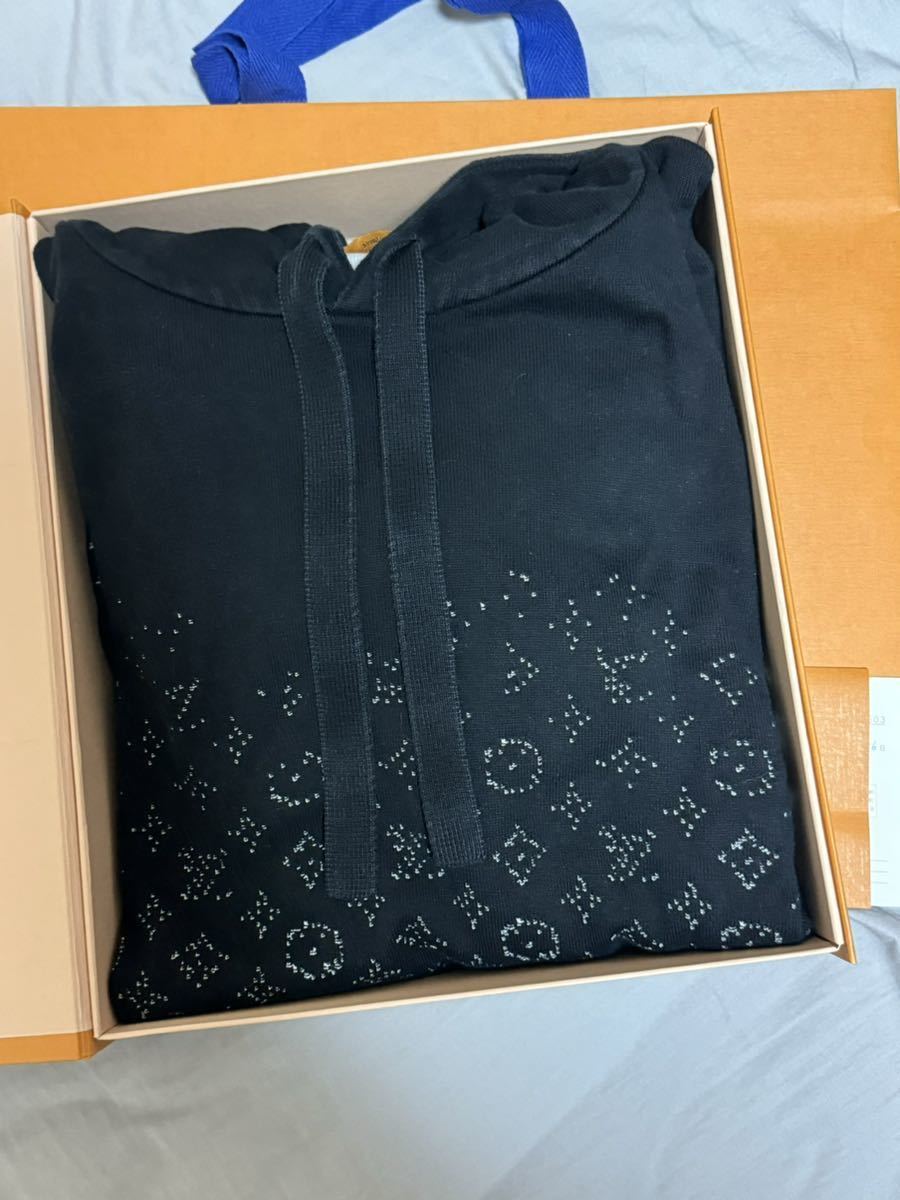 希少サイズ　ルイ・ヴィトン　パーカー　 総ロゴ　LOUIS VUITTON 　グラディエントコットンフーディ　ニット