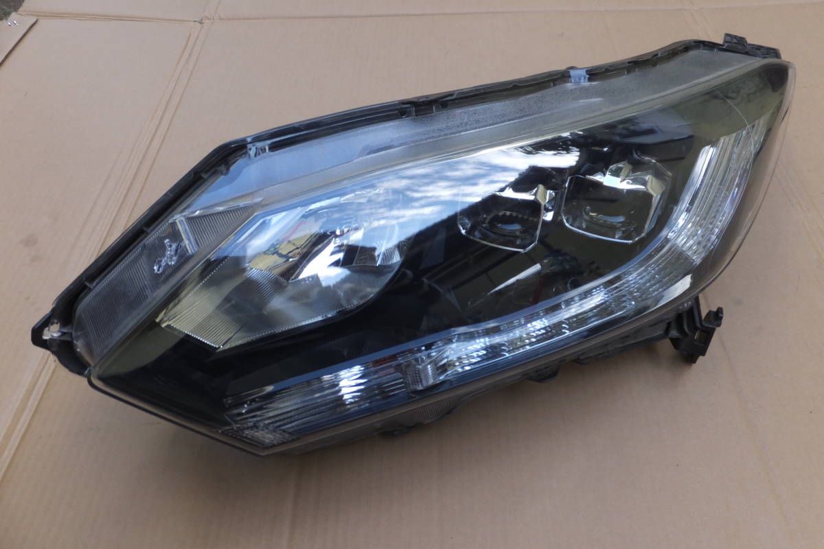 ヴェゼル ハイブリッド 前期 RU3 RU4 LED 左ヘッドライト 左 コイト