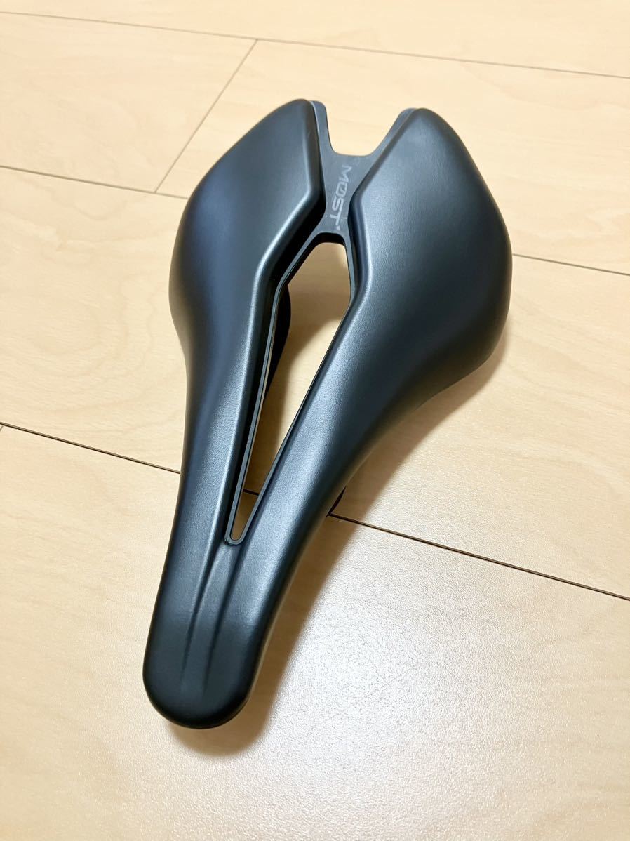 PINARELLO ピナレロMOST LYNX マンガネーゼレール ブラック サドル　ロードバイク　新車外し_1