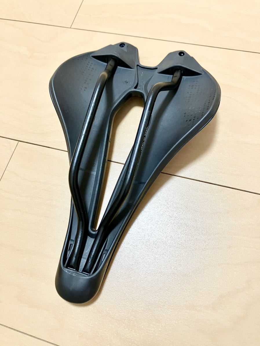 PINARELLO ピナレロMOST LYNX マンガネーゼレール ブラック サドル　ロードバイク　新車外し_2