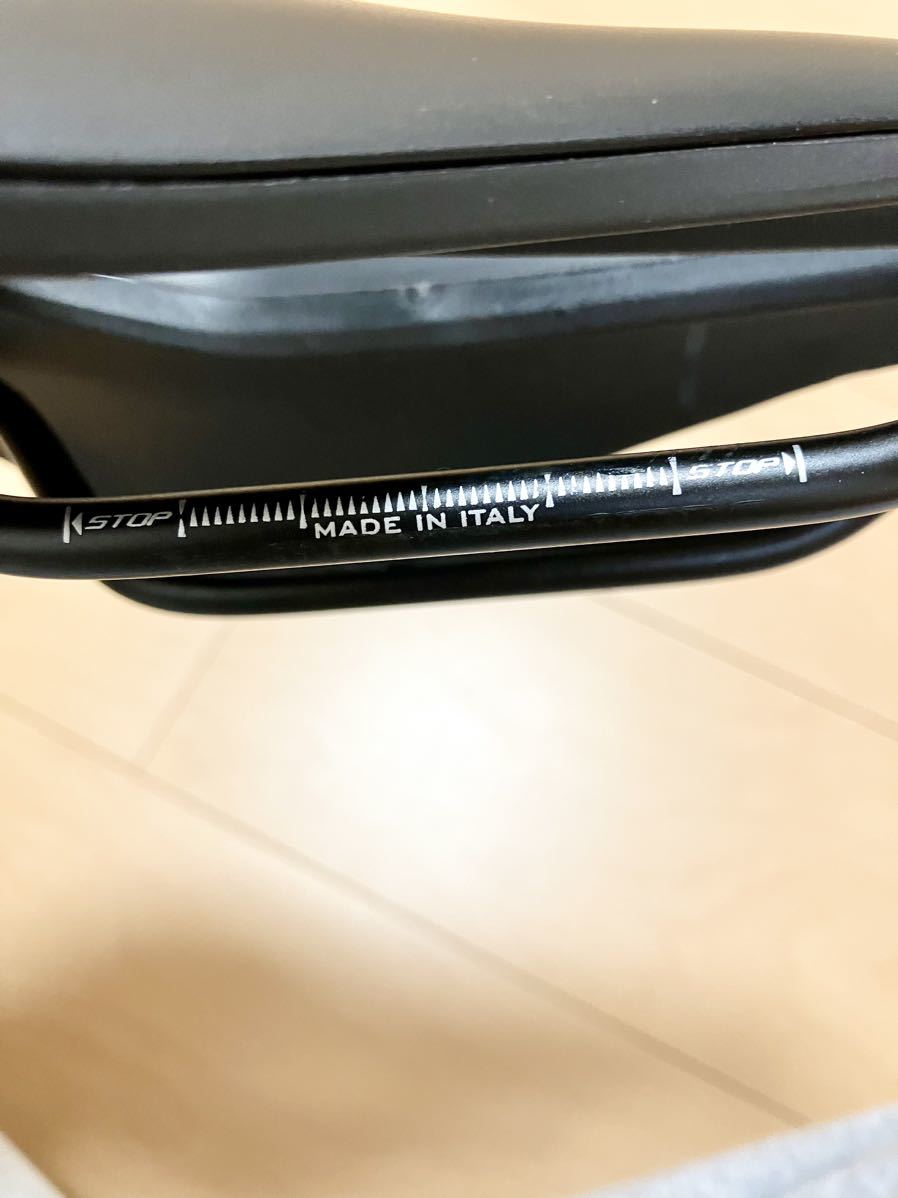 PINARELLO ピナレロMOST LYNX マンガネーゼレール ブラック サドル　ロードバイク　新車外し_3