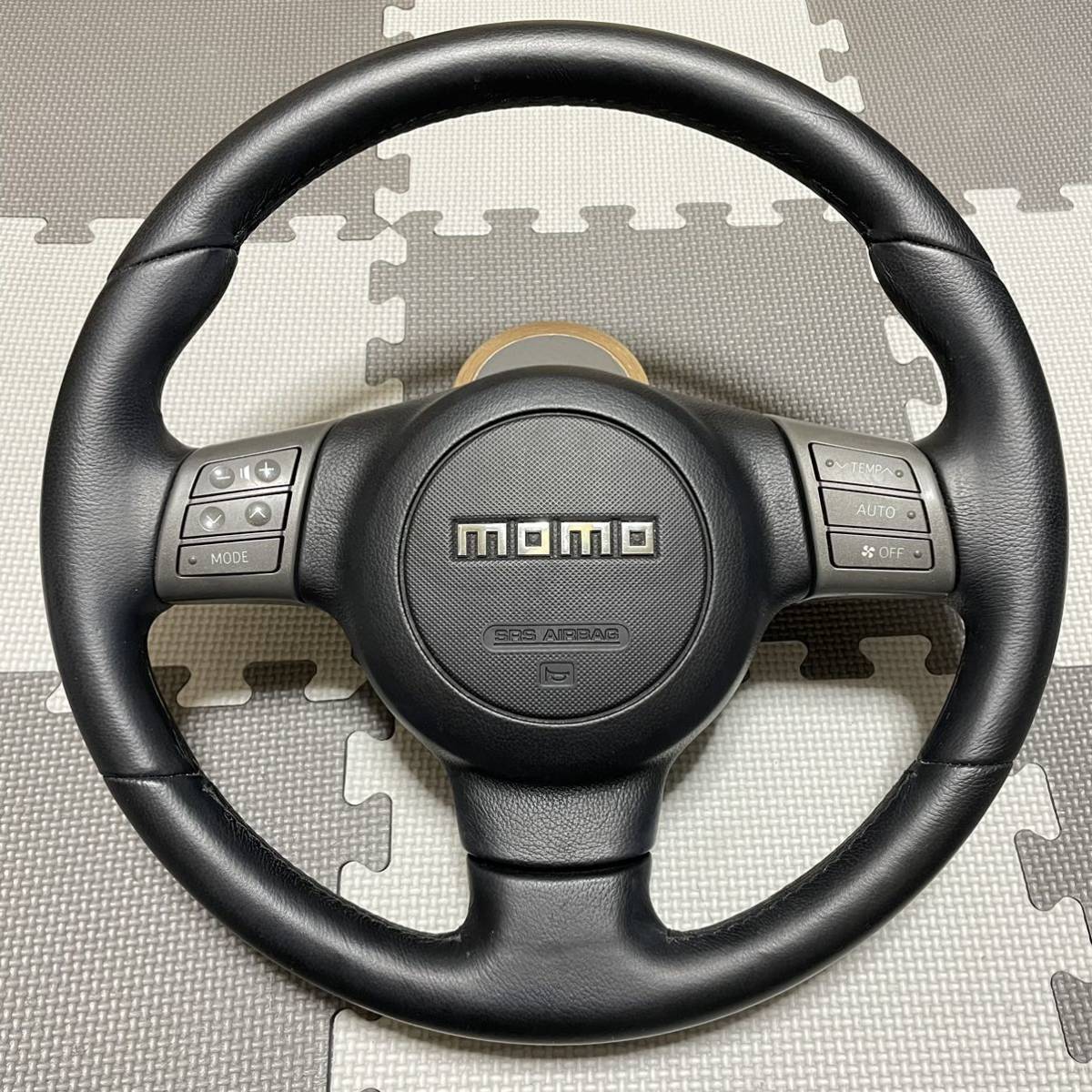 ★ ダイハツ / 純正オプション / momo / レザー ステアリング / MOMO モモ ハンドル ホイール GS120-02750 MOMO ダイハツ 純正 o-4 psi』 MOMOレザーステアリング